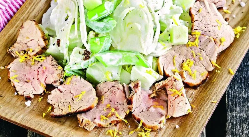 Салат из свиной вырезки с сельдереем