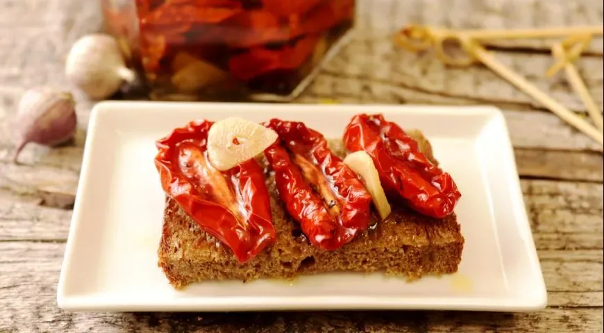 Вяленые томаты с прованскими травами