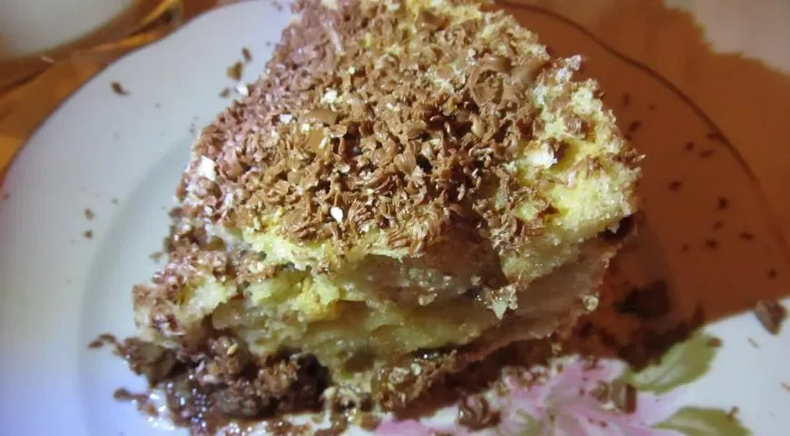 Яблочное пирожное с изюмом