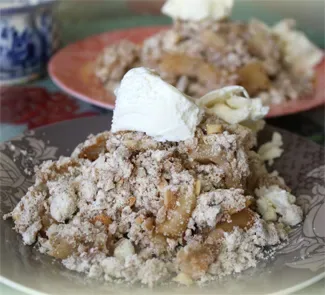 Яблочный крамбл с овсяными хлопьями