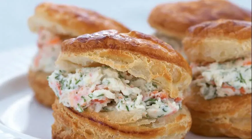 Закуска с сыром и крабами