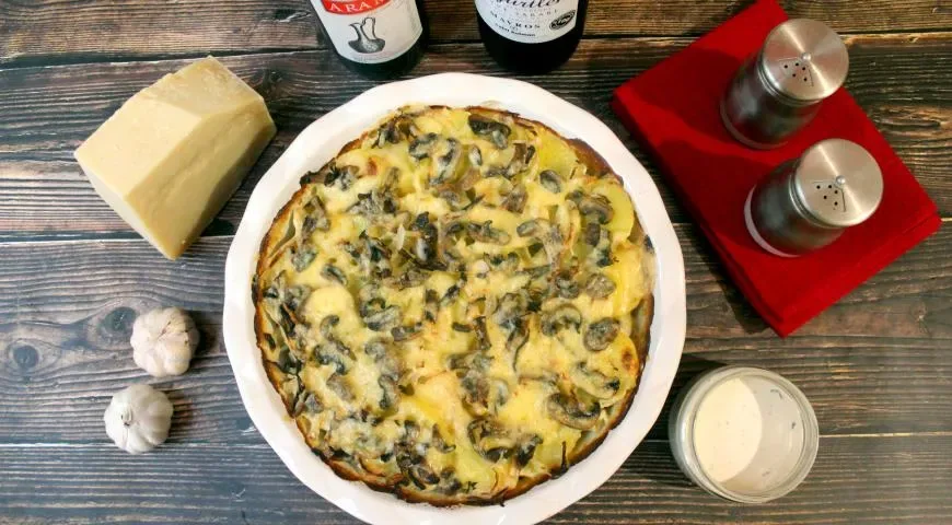 Запечённая картошка с грибами и сыром
