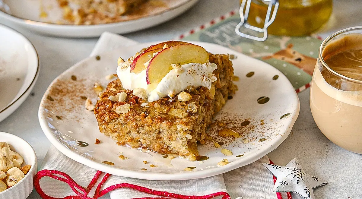 Запечённая овсянка с яблоками и корицей