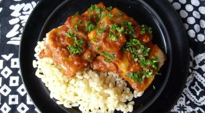 Запеченная рыба с грибами и овощами