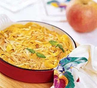 Запеканка из лапши с морковью и яблоками