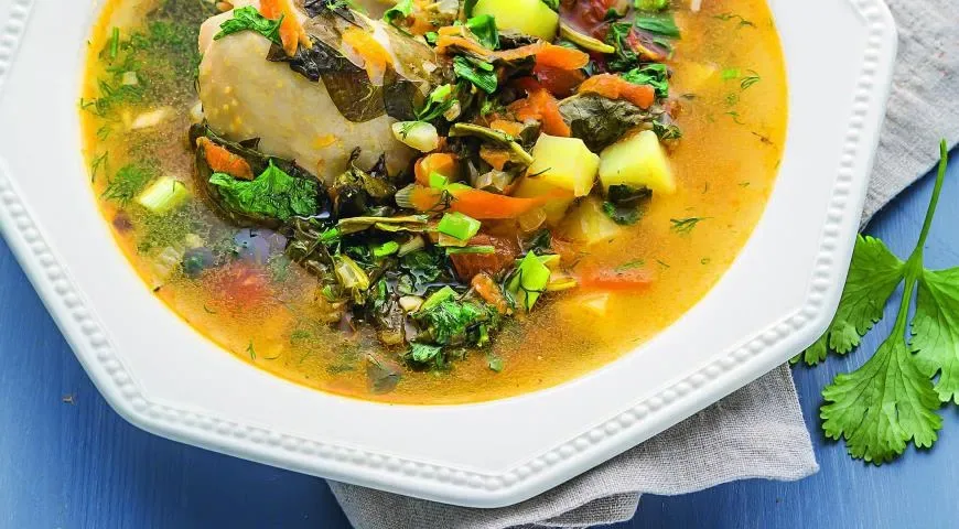 Зелёный борщ с курицей и щавелем